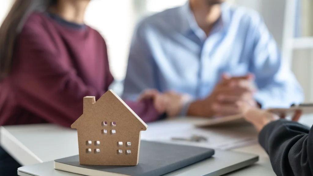 Do I Need a Lawyer to Sell My House Privately in Ontario?